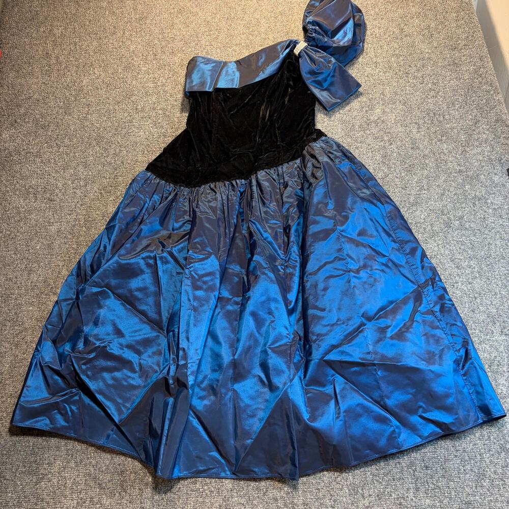 Vintage 80s Roberta Black Velvet Blue Taffeta Cocktail Prom Dress Size 8 Retro